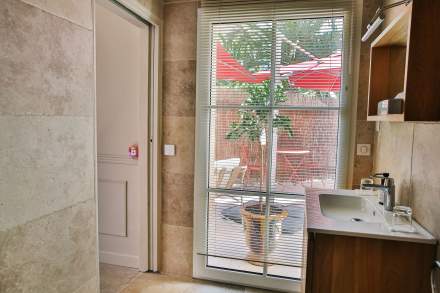 Chambre double au rez-de-jardin du Château Beaupin à Marseille